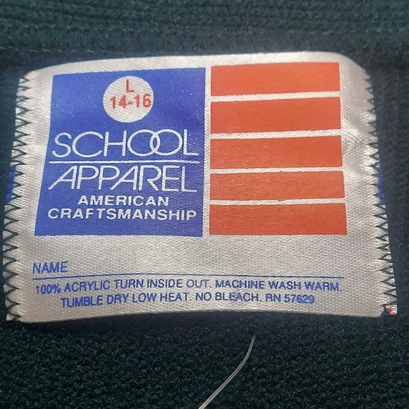 Girls school green uniform cardigan button up 2 front pockets.  Nwt. - Picture 3 of 13